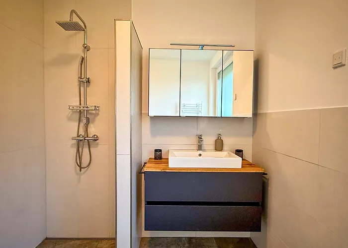 Appartement Und Sonne - Moderne Eg-wohnung Mit Balkon